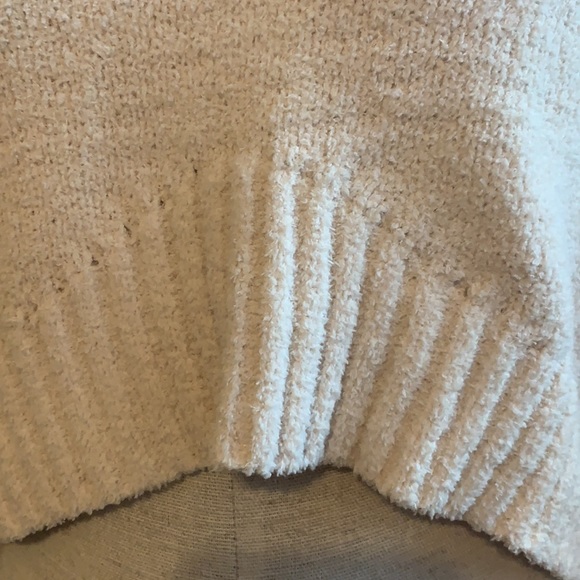 Blanc 2 piece lg set. Beige sweater tank/pants. - Picture 4 of 6